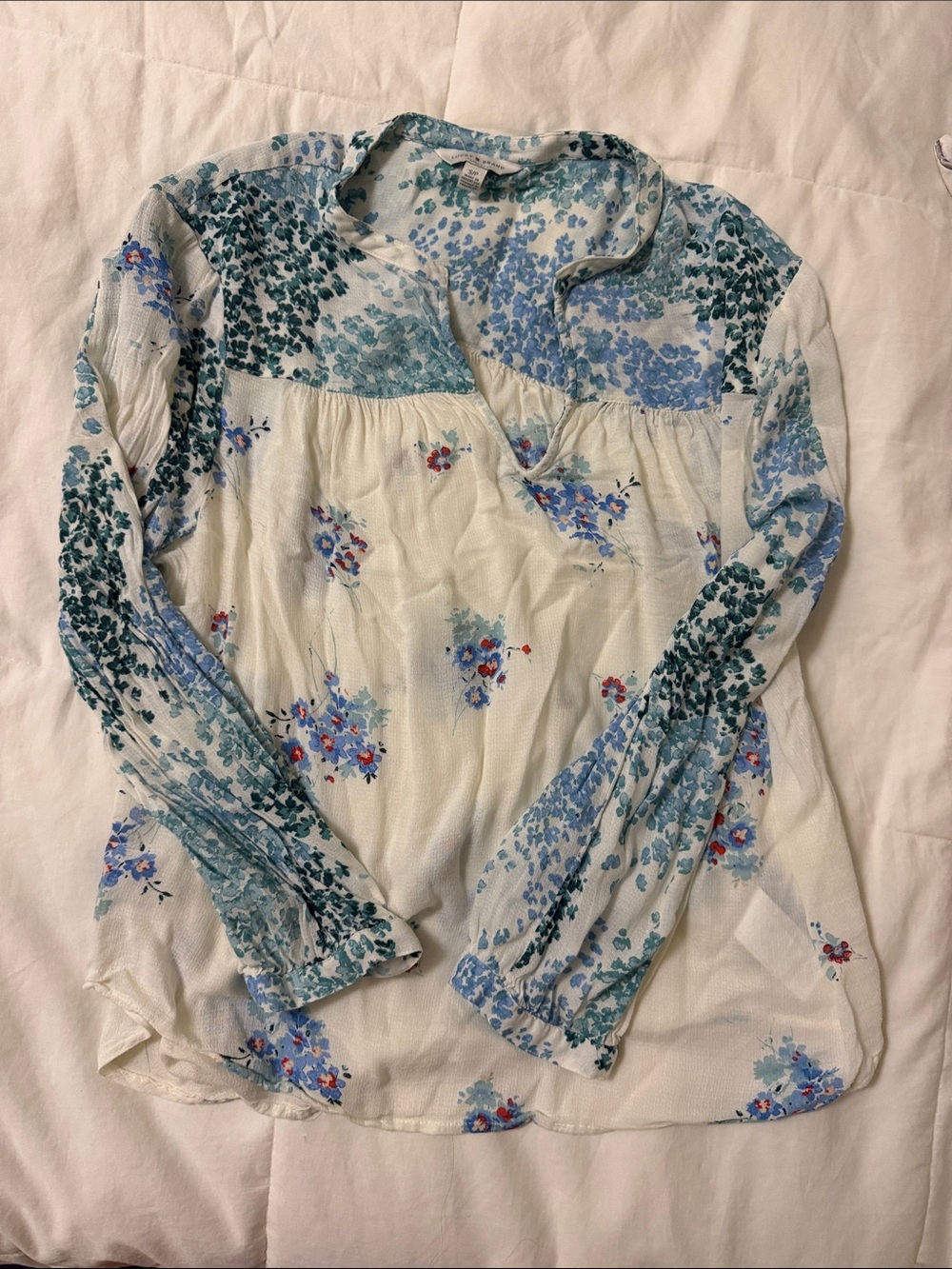 Lucky Brand White Floral Long-Sleeve V-Neck Top with Blue Print